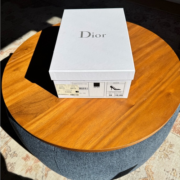 J’ADior Women's Elegant Black and Cream Heels - Picture 4 of 8